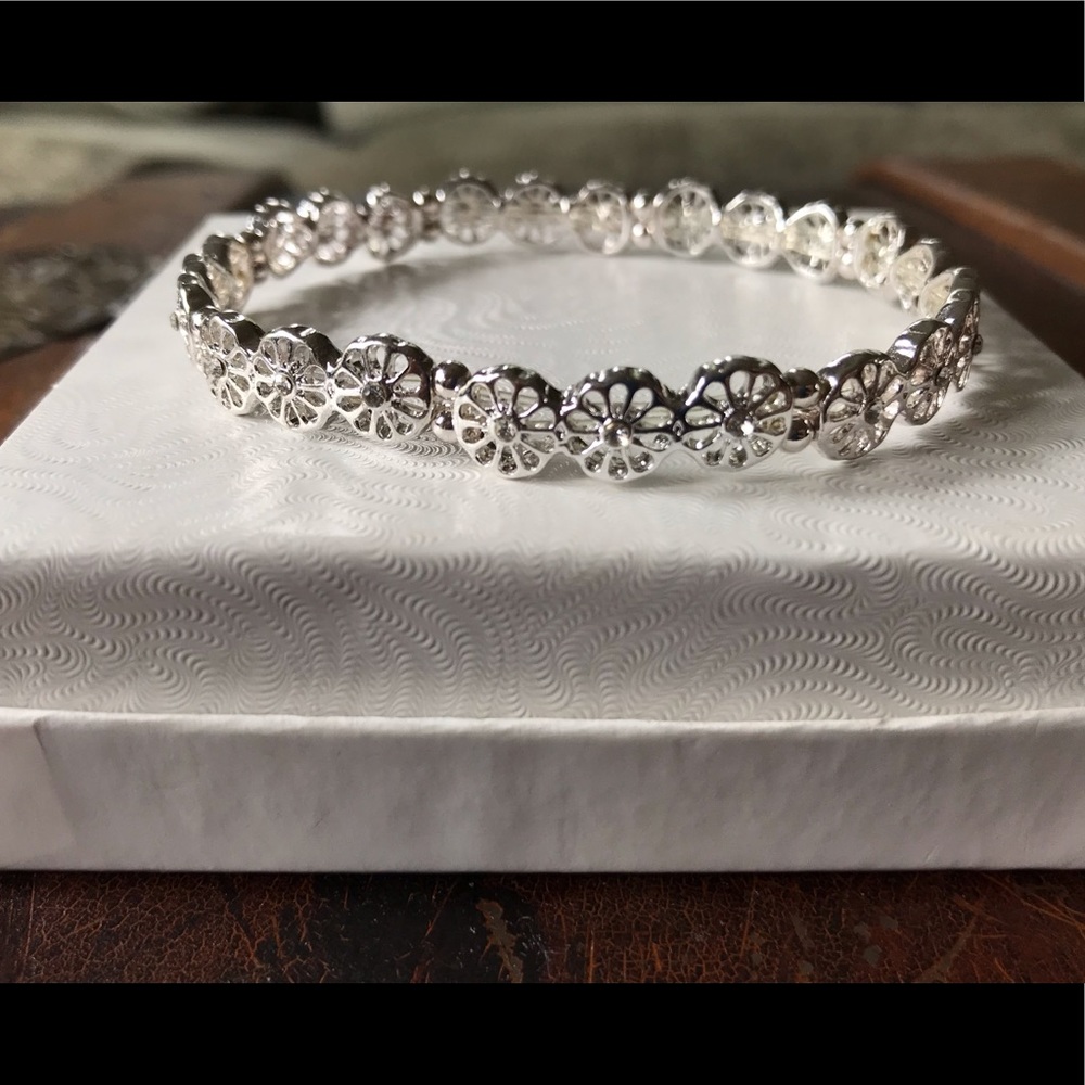 Silver Flowers Elastic Bracelet